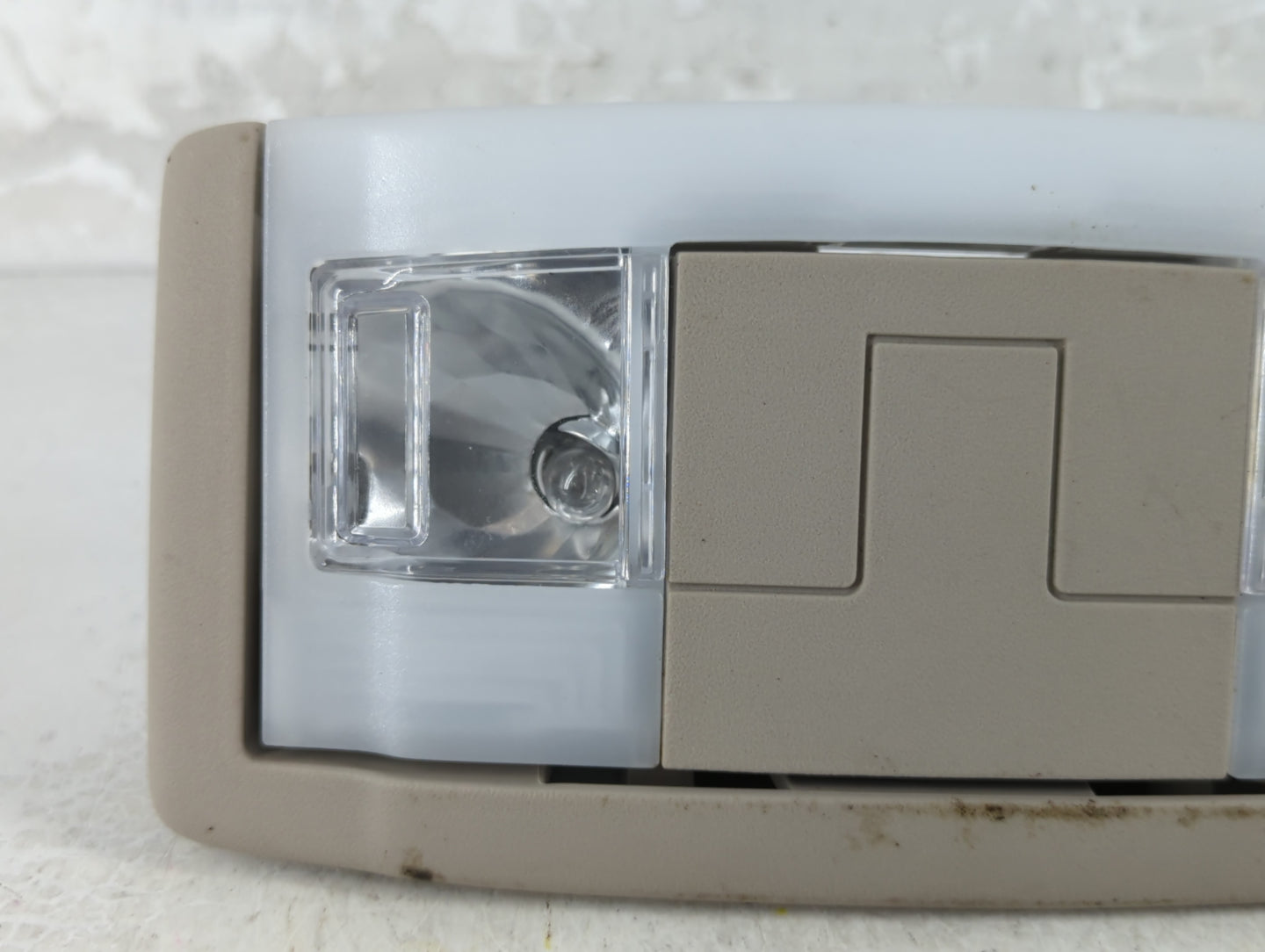 2010-2012 Ford Taurus Overhead Roof Console Interior Dome Light - Oemusedautoparts1.com