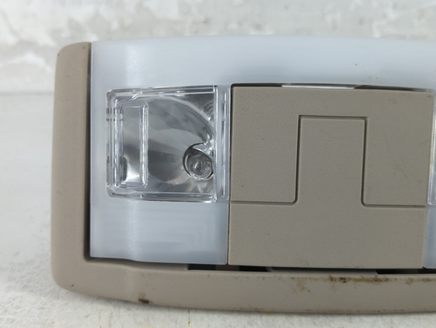 2010-2012 Ford Taurus Overhead Roof Console Interior Dome Light - Oemusedautoparts1.com