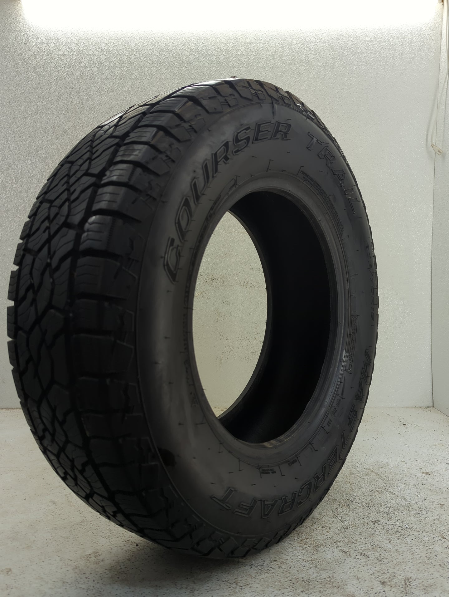 Used Tire 235/70R16 MASTERCRAFT COURSER TRAIL 106T - Tread Depth 11.5/32 - Oemusedautoparts1.com