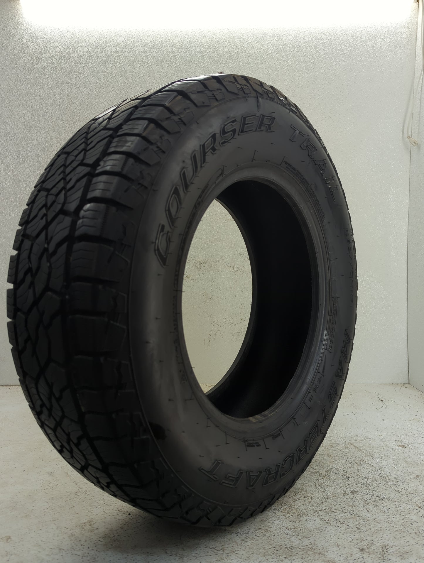 Used Tire 235/70R16 MASTERCRAFT COURSER TRAIL 106T - Tread Depth 11.5/32 - Oemusedautoparts1.com