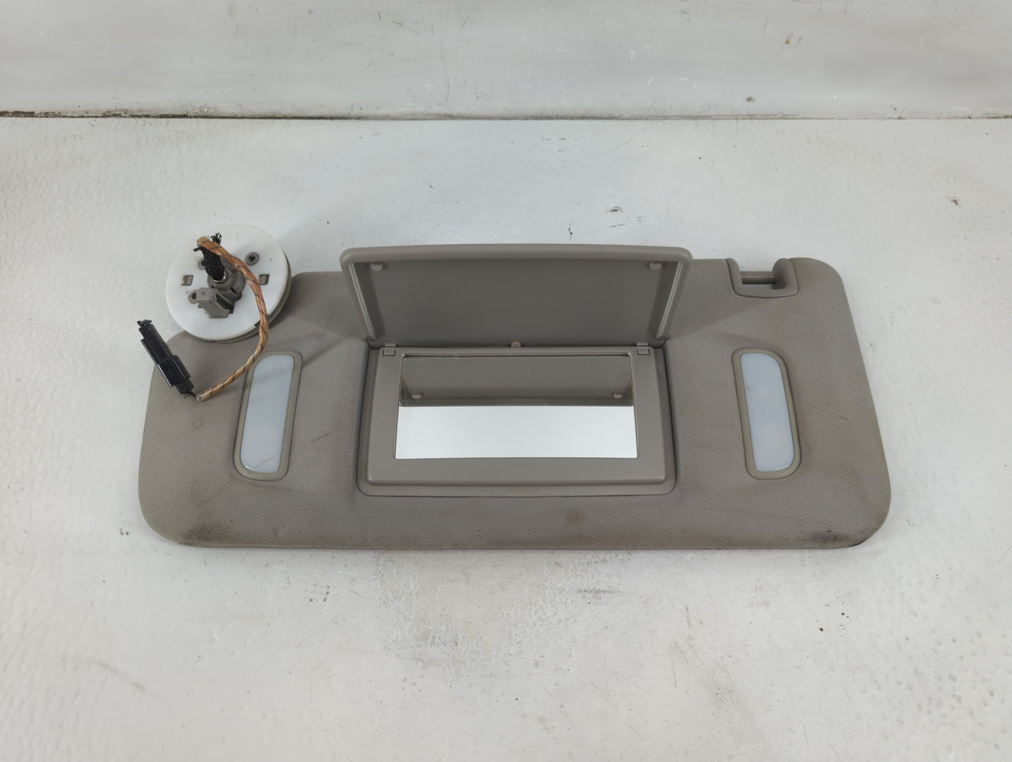 2007-2017 Gmc Acadia Sun Visor Shade Replacement Driver Left Mirror Fits OEM Used Auto Parts - Oemusedautoparts1.com