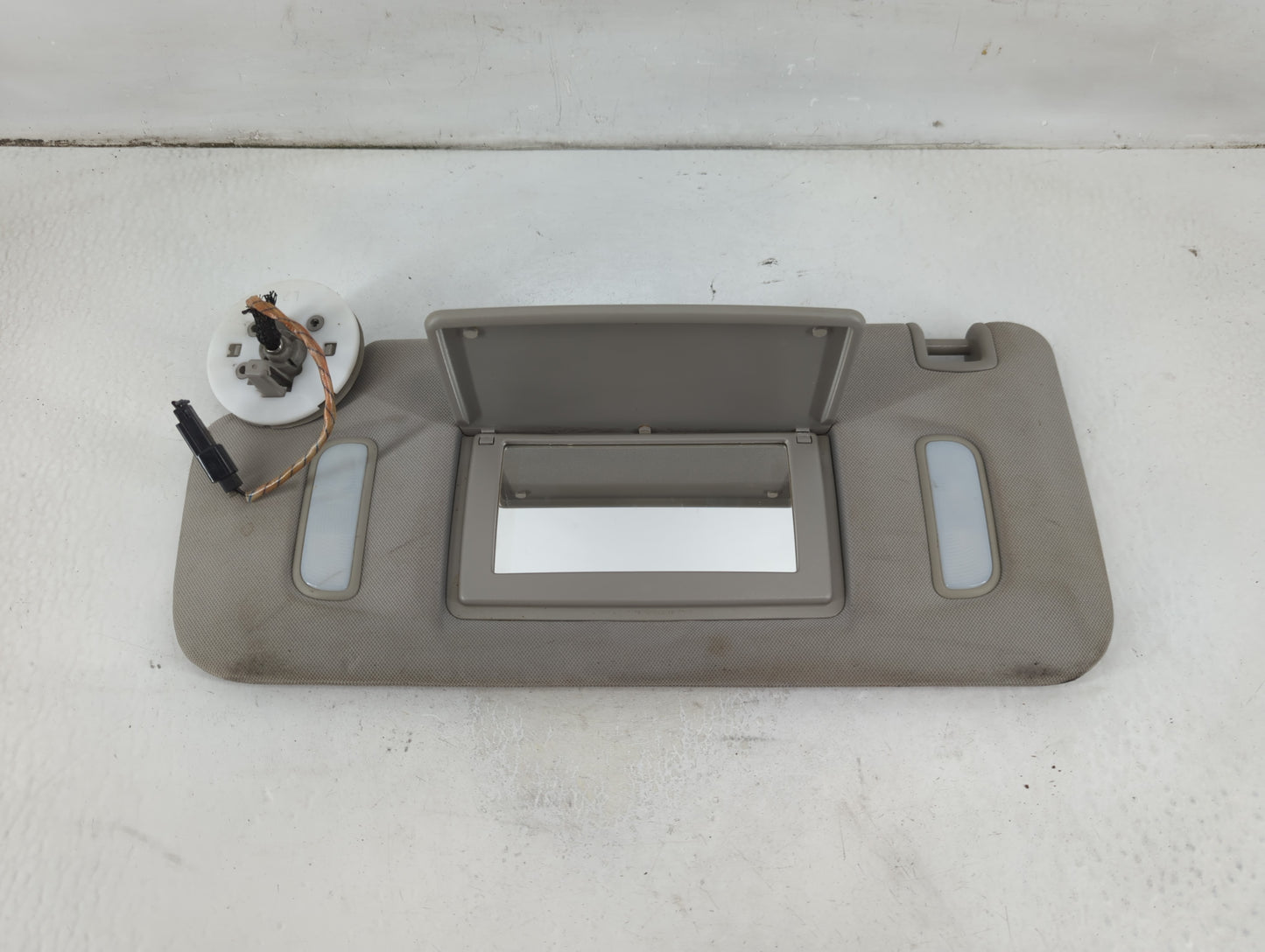 2007-2017 Gmc Acadia Sun Visor Shade Replacement Driver Left Mirror Fits OEM Used Auto Parts - Oemusedautoparts1.com