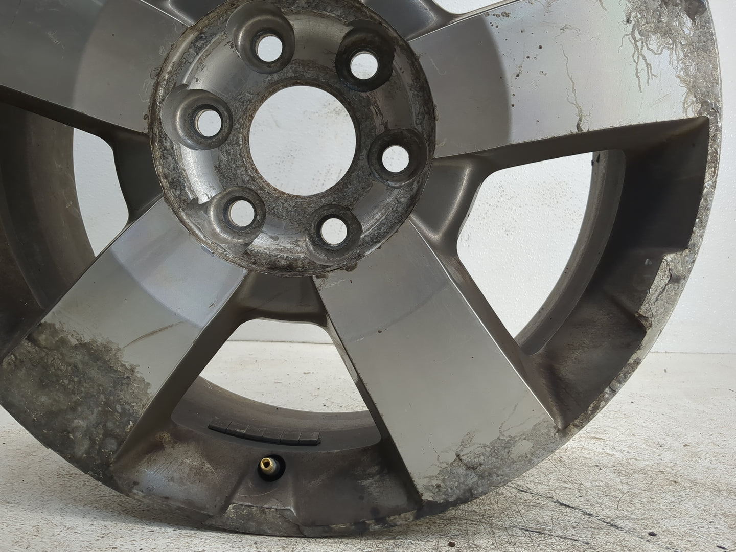 2009-2012 Gmc Acadia Oem Wheel Rim 1142812 - Oemusedautoparts1.com