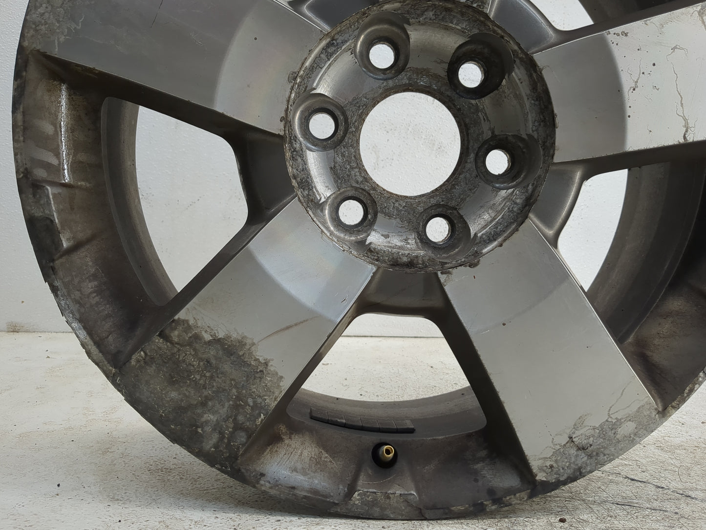 2009-2012 Gmc Acadia Oem Wheel Rim 1142812 - Oemusedautoparts1.com