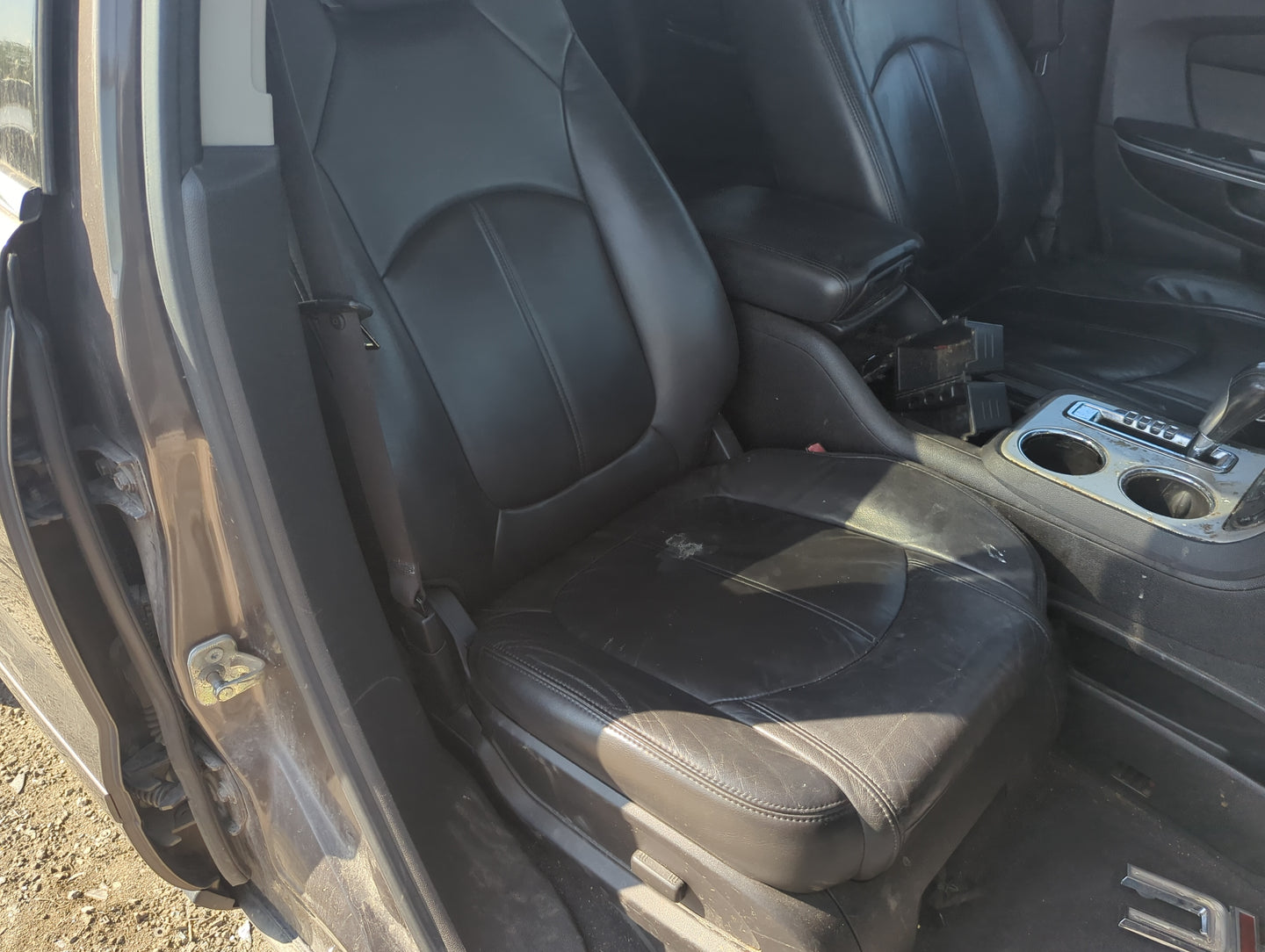 2009-2011 Gmc Acadia Passenger Front Seat Oem - Oemusedautoparts1.com