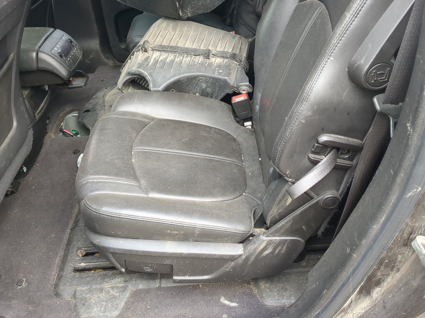 2010 Gmc Acadia Rear Seat Oem - Oemusedautoparts1.com