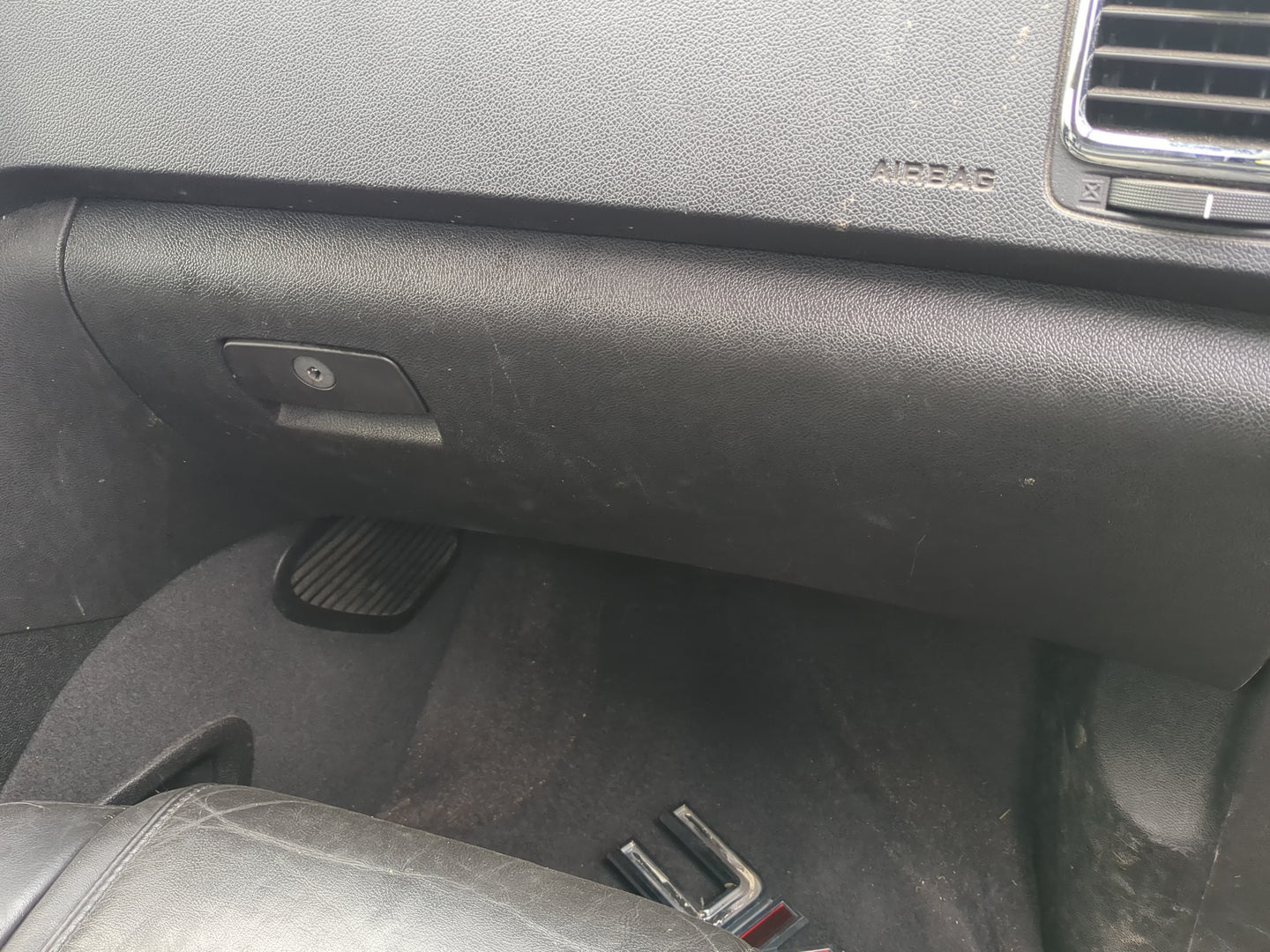 2010 Gmc Acadia Passenger Glove Box Door Storage Compartment - Oemusedautoparts1.com