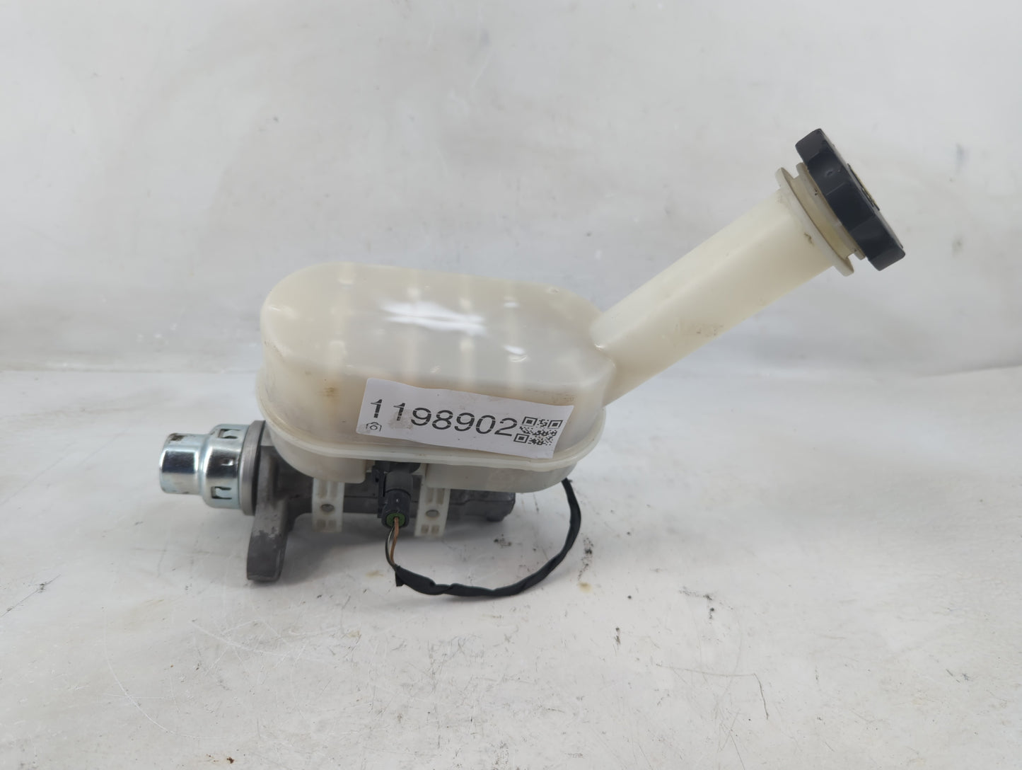 2009-2017 Gmc Acadia Brake Master Cylinder - Oemusedautoparts1.com