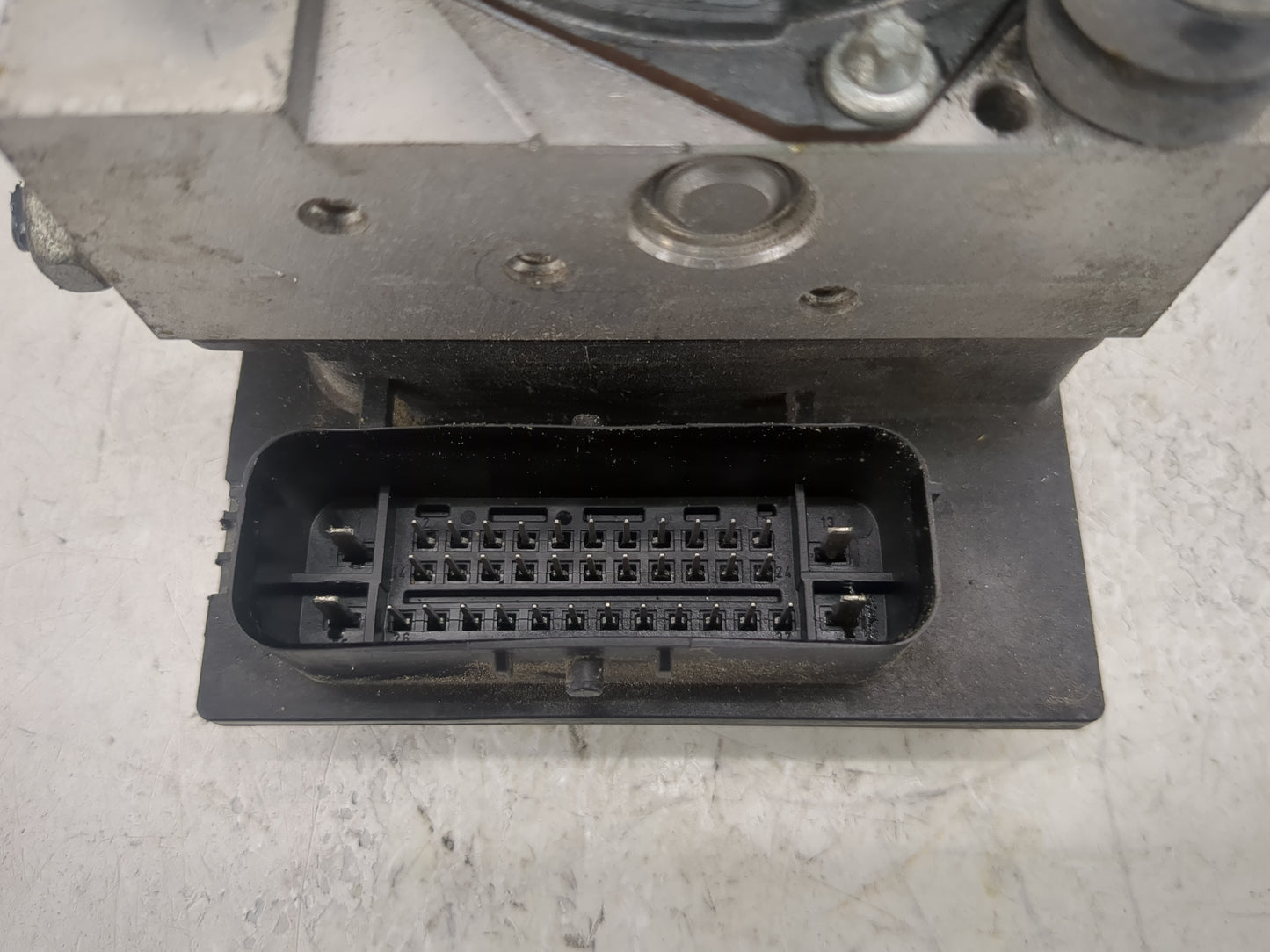 2008-2011 Gmc Acadia ABS Pump Control Module Replacement Fits Fits 2008 2009 2010 2011 OEM Used Auto Parts - Oemusedautopart