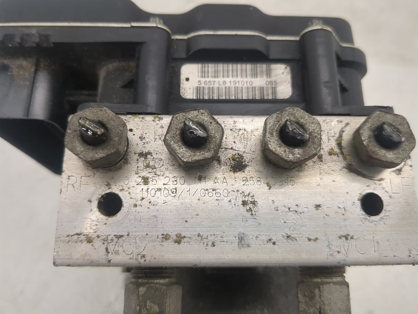 2008-2011 Gmc Acadia ABS Pump Control Module Replacement Fits Fits 2008 2009 2010 2011 OEM Used Auto Parts - Oemusedautopart
