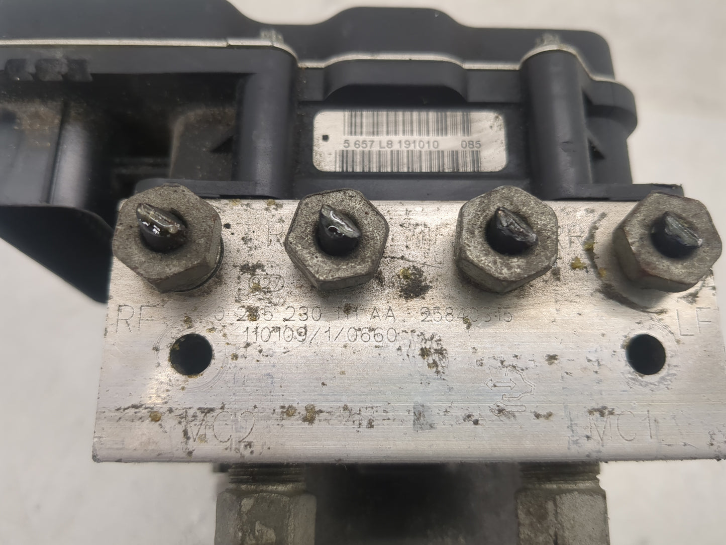 2008-2011 Gmc Acadia ABS Pump Control Module Replacement Fits Fits 2008 2009 2010 2011 OEM Used Auto Parts - Oemusedautopart