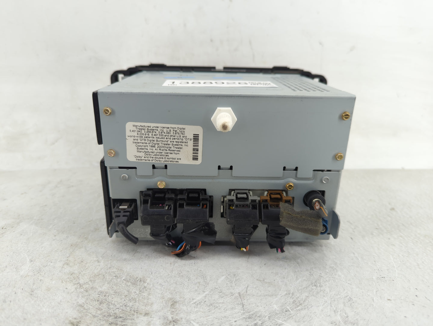 2010 Gmc Acadia Radio AM FM Cd Player Receiver Replacement P/N:20900944 Fits OEM Used Auto Parts - Oemusedautoparts1.com