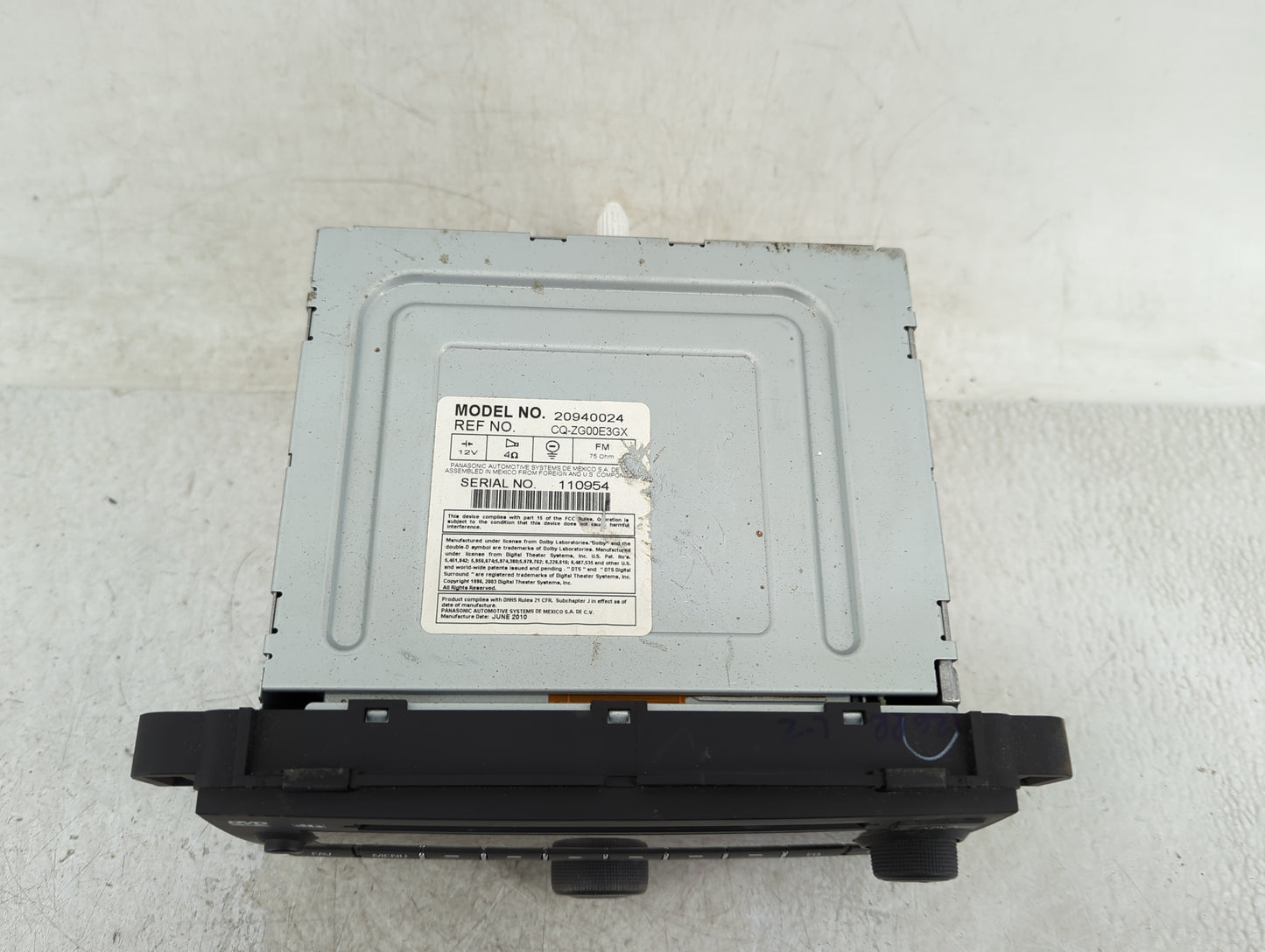 2010-2011 Gmc Acadia Radio AM FM Cd Player Receiver Replacement P/N:20940024 Fits Fits 2010 2011 OEM Used Auto Parts - Oemus