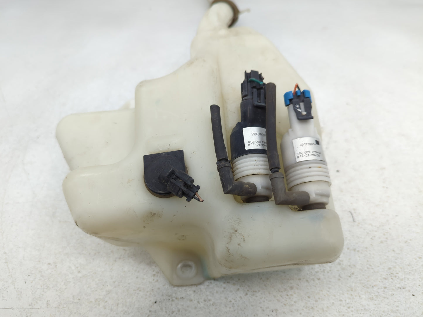 2007-2017 Gmc Acadia Radiator Coolant Overflow Expansion Tank Bottle 733516 - Oemusedautoparts1.com
