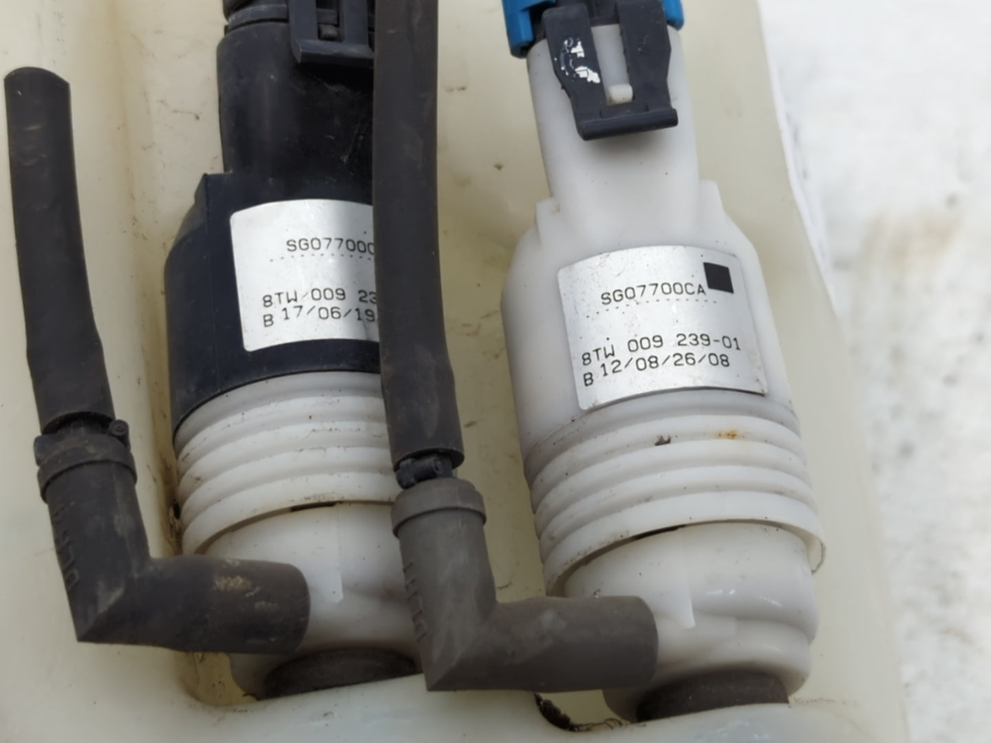 2007-2017 Gmc Acadia Radiator Coolant Overflow Expansion Tank Bottle 733516 - Oemusedautoparts1.com