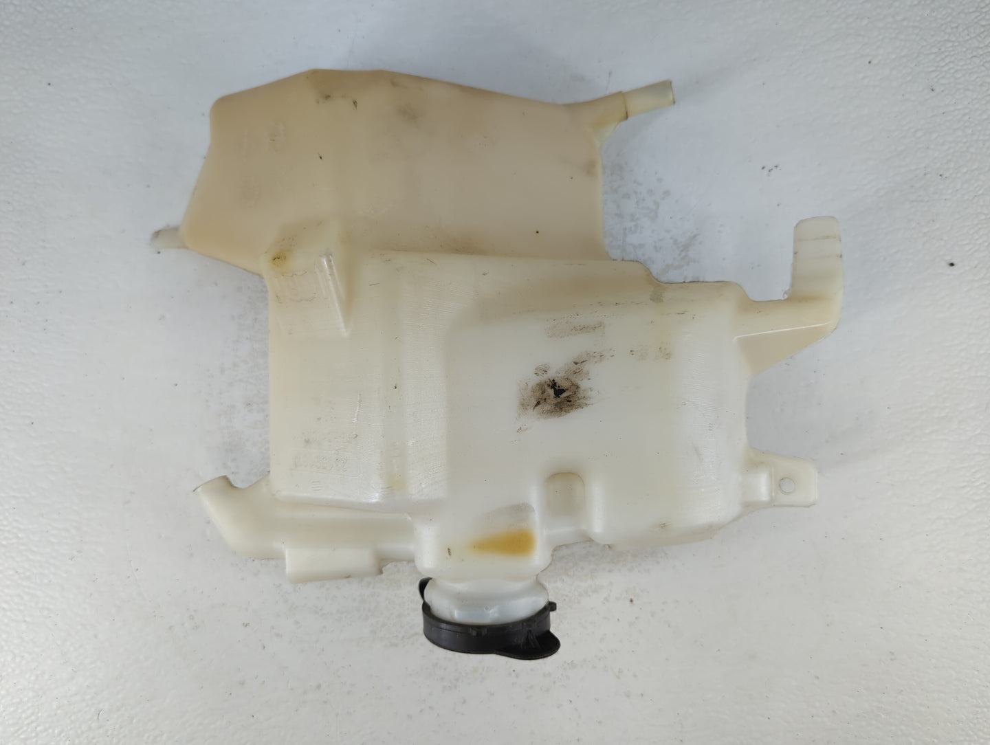 2010-2017 Gmc Acadia Windshield Washer Fluid Reservoir Bottle Oem - Oemusedautoparts1.com