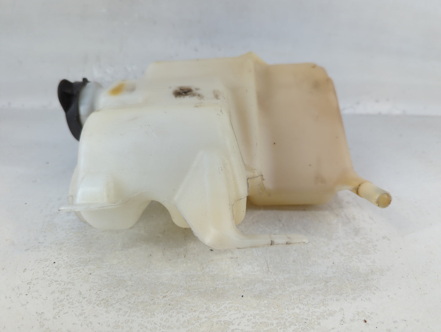 2010-2017 Gmc Acadia Windshield Washer Fluid Reservoir Bottle Oem - Oemusedautoparts1.com