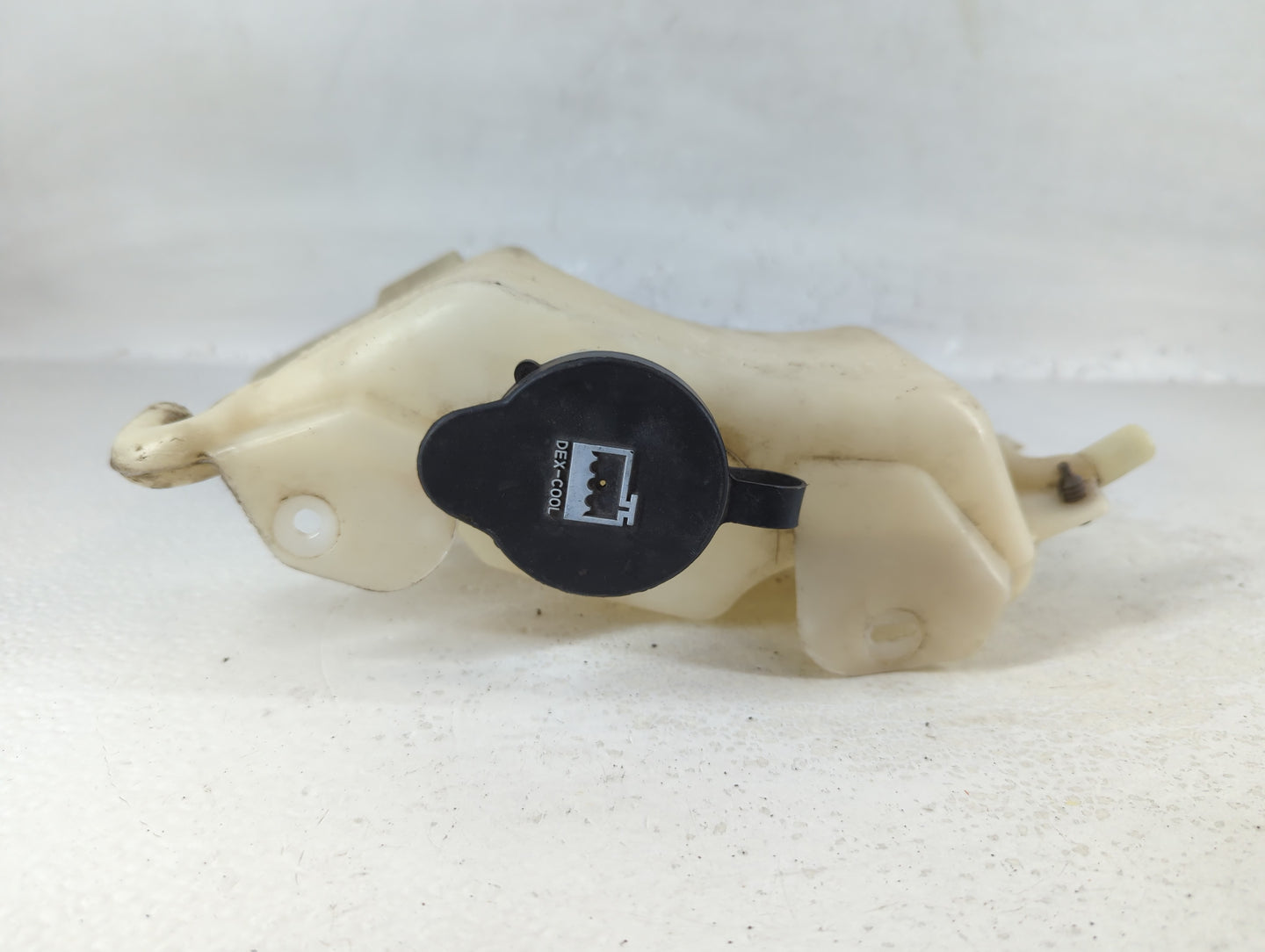 2007-2017 Gmc Acadia Radiator Coolant Overflow Expansion Tank Bottle 747823 - Oemusedautoparts1.com