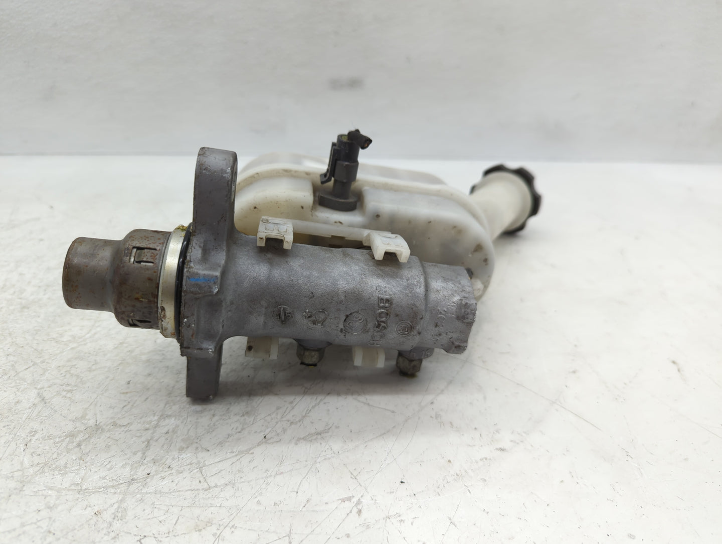 2009-2017 Gmc Acadia Brake Master Cylinder - Oemusedautoparts1.com