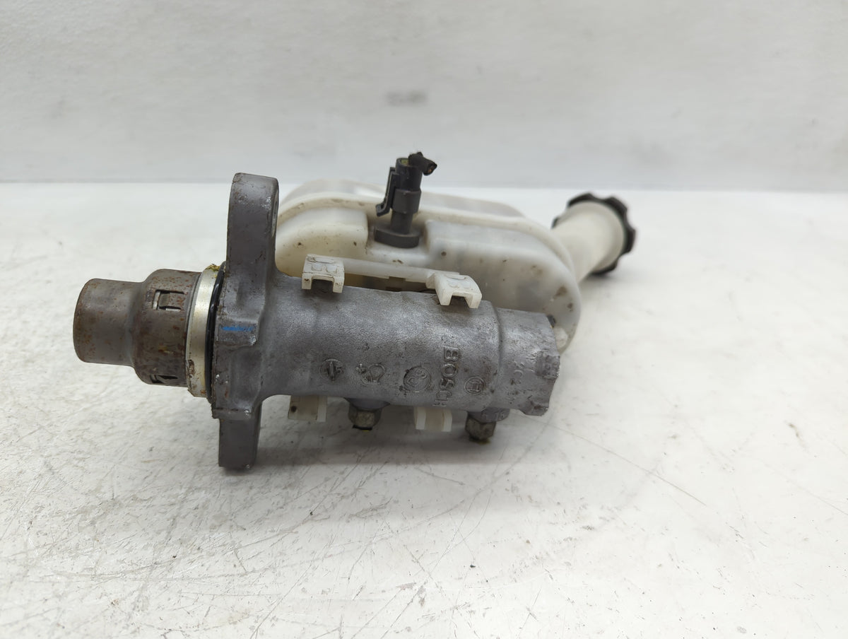 2009-2017 Gmc Acadia Brake Master Cylinder 864877 - Oemusedautoparts1.com
