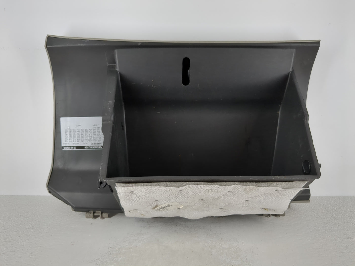 2010 Gmc Acadia Passenger Glove Box Door Storage Compartment - Oemusedautoparts1.com