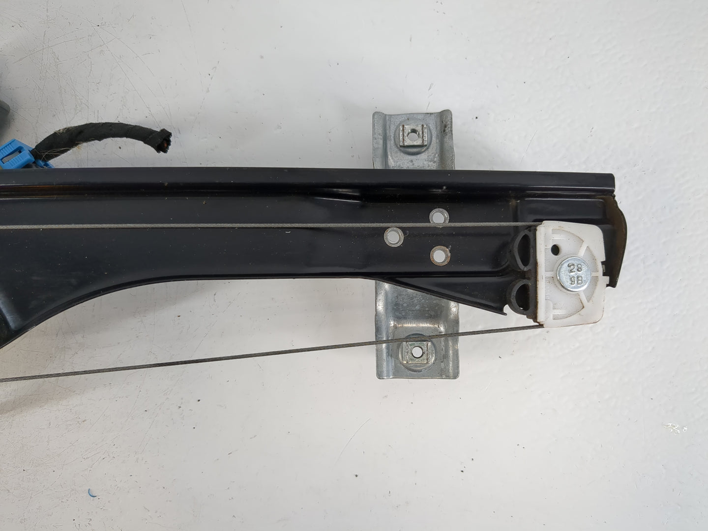2007-2012 Gmc Acadia Used Driver Left Front Window Regulator - Oemusedautoparts1.com