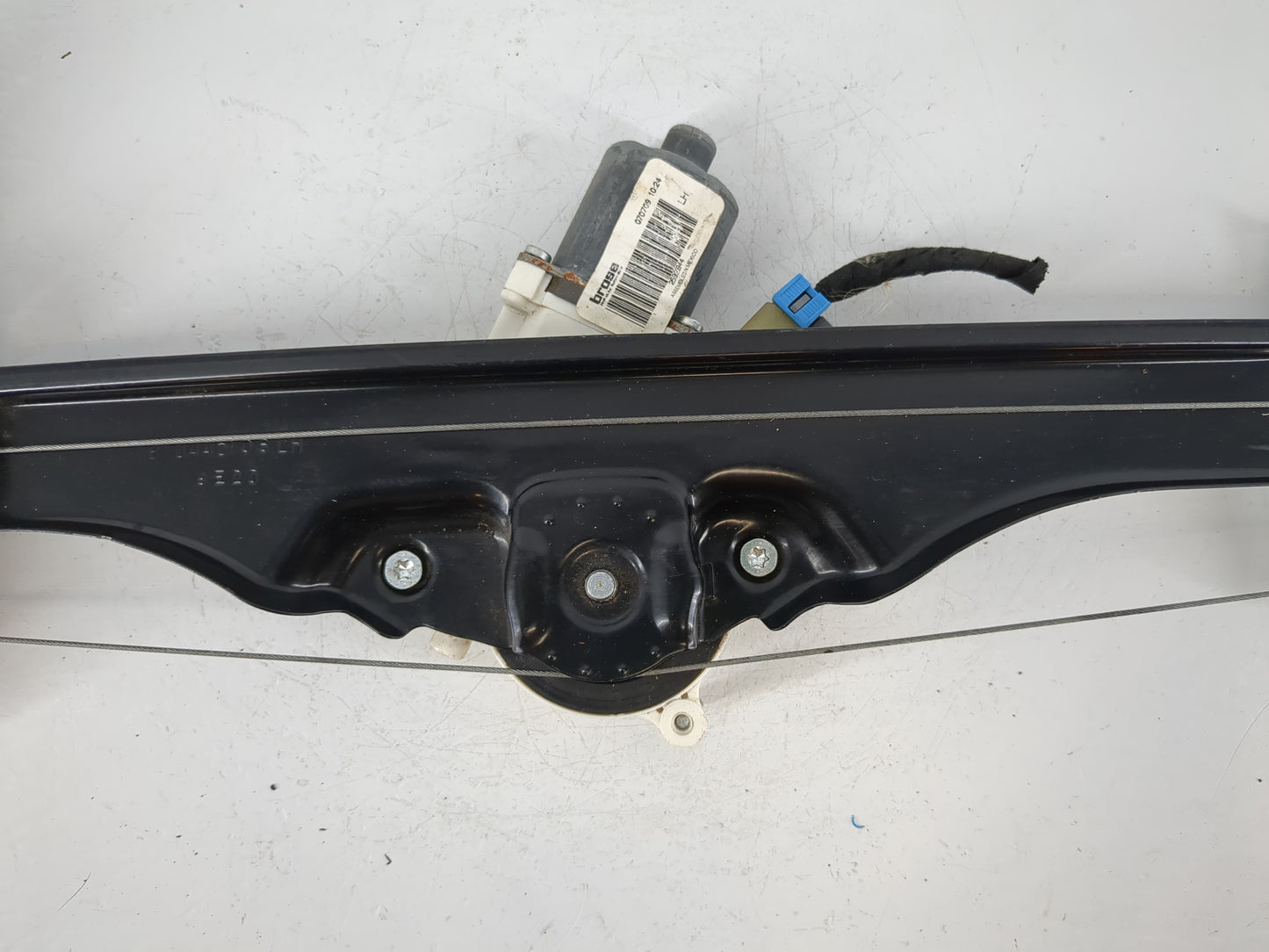2007-2012 Gmc Acadia Used Driver Left Front Window Regulator - Oemusedautoparts1.com