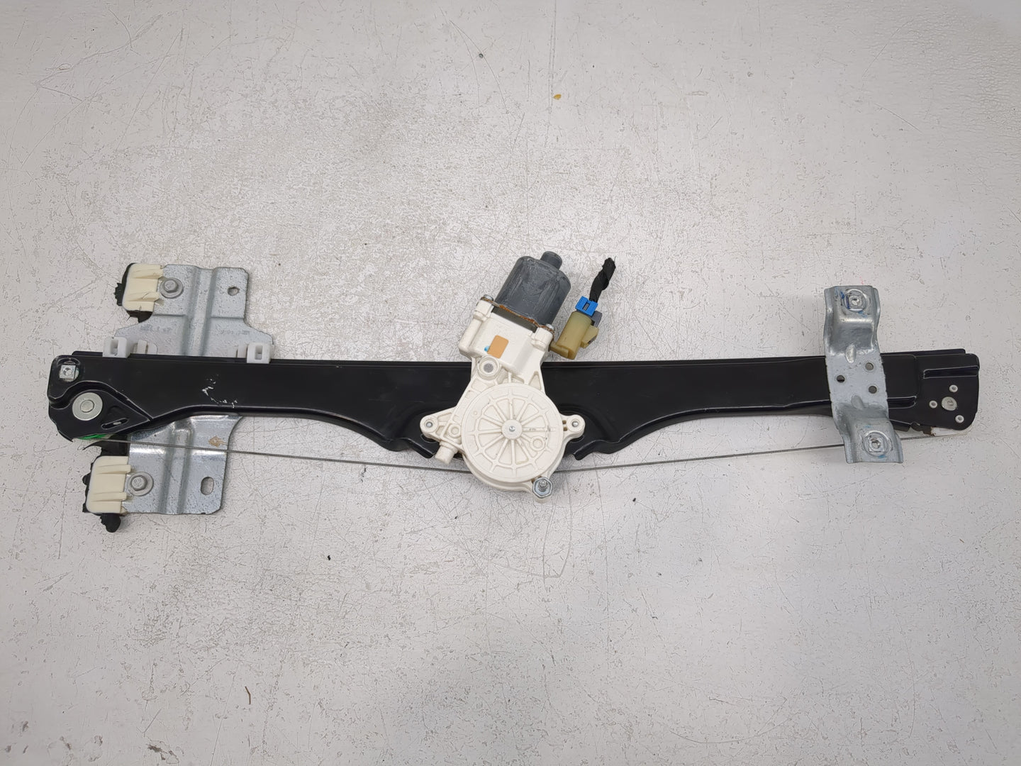 2009-2012 Gmc Acadia Used Window Regulator Passenger Front - Oemusedautoparts1.com