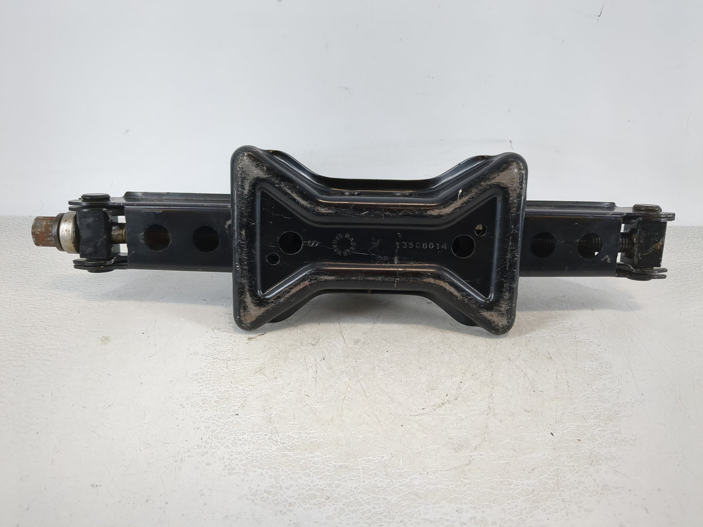 2010 Gmc Acadia Spare Scissor Car Jack - Oemusedautoparts1.com
