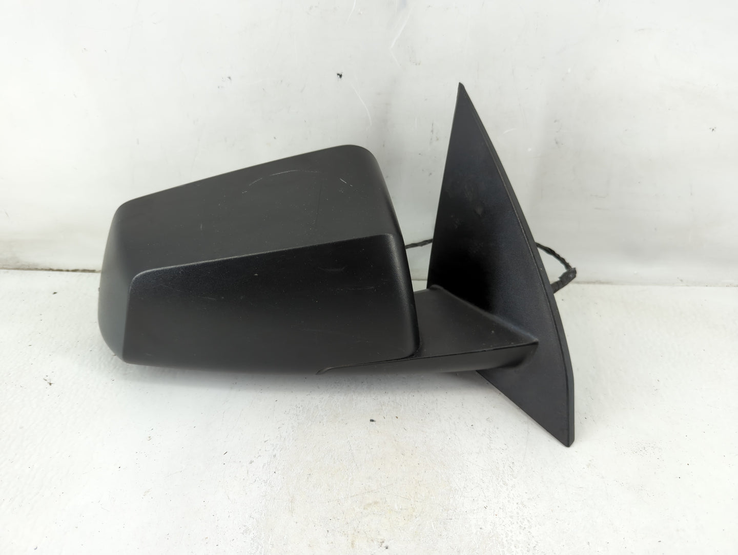 2010 Gmc Acadia Passenger Right Side View Manual Door Mirror Black - Oemusedautoparts1.com