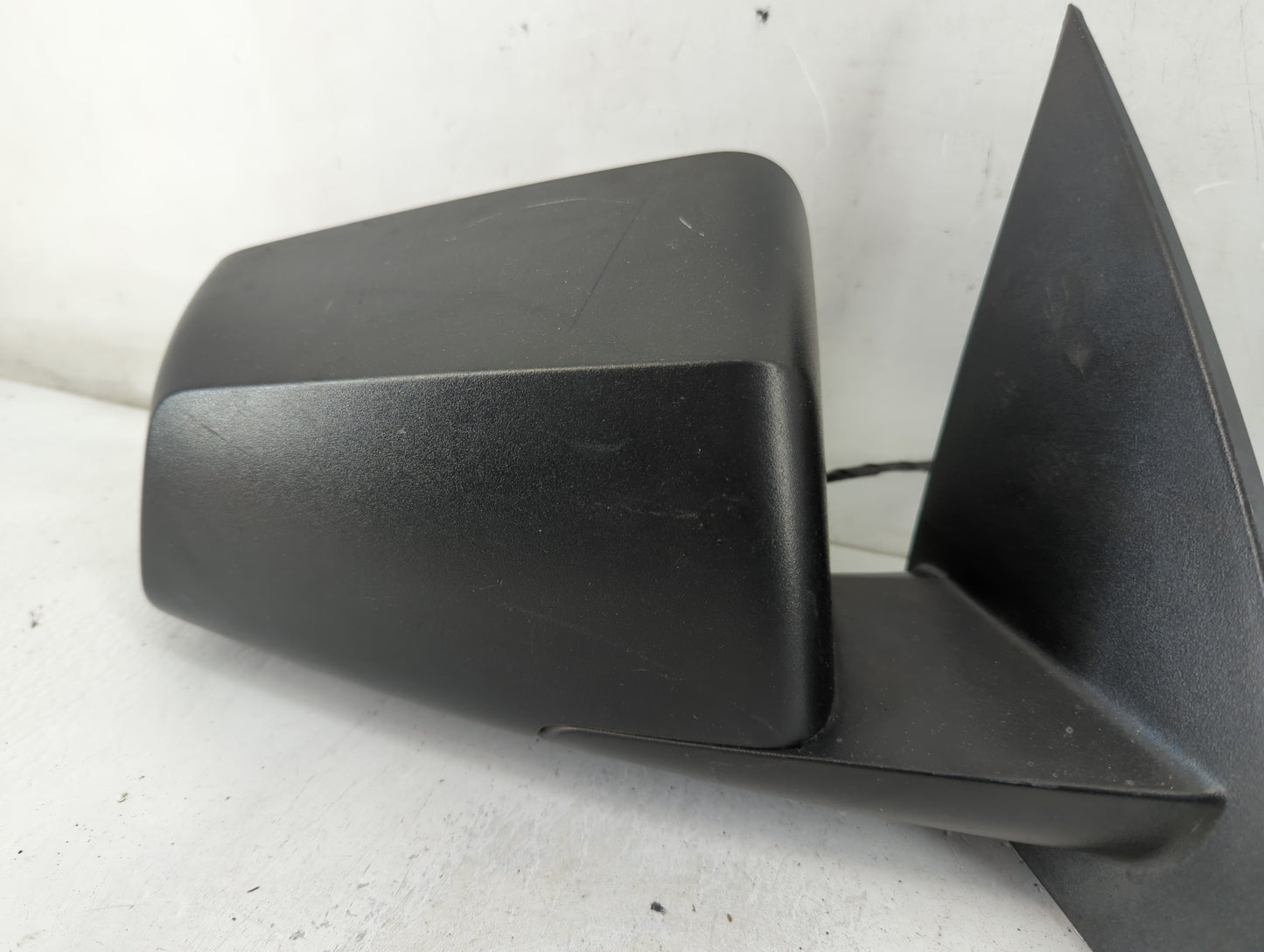 2010 Gmc Acadia Passenger Right Side View Manual Door Mirror Black - Oemusedautoparts1.com