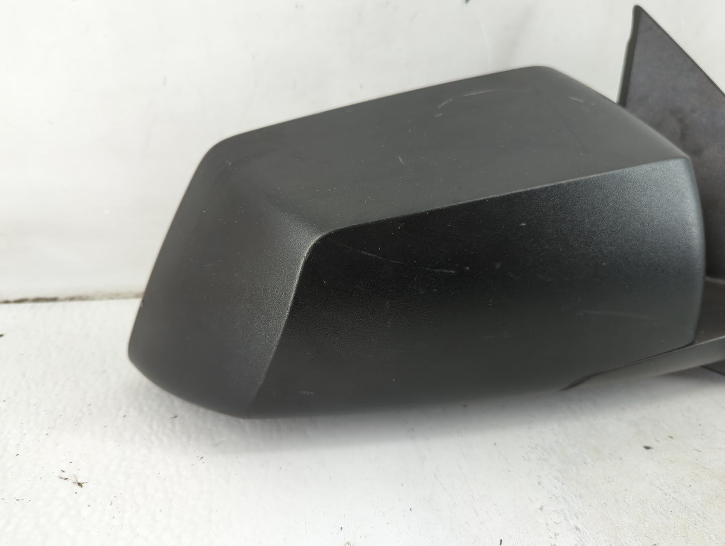 2010 Gmc Acadia Passenger Right Side View Manual Door Mirror Black - Oemusedautoparts1.com
