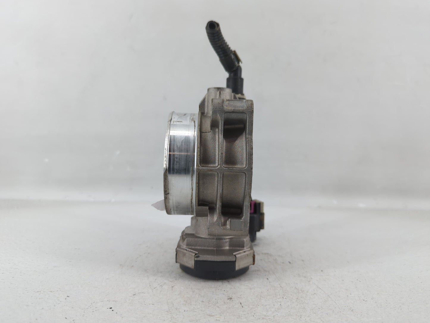 2008-2012 Gmc Canyon Throttle Body P/N:0640AA 016AA Fits Fits 2008 2009 2010 2011 2012 OEM Used Auto Parts - Oemusedautopart