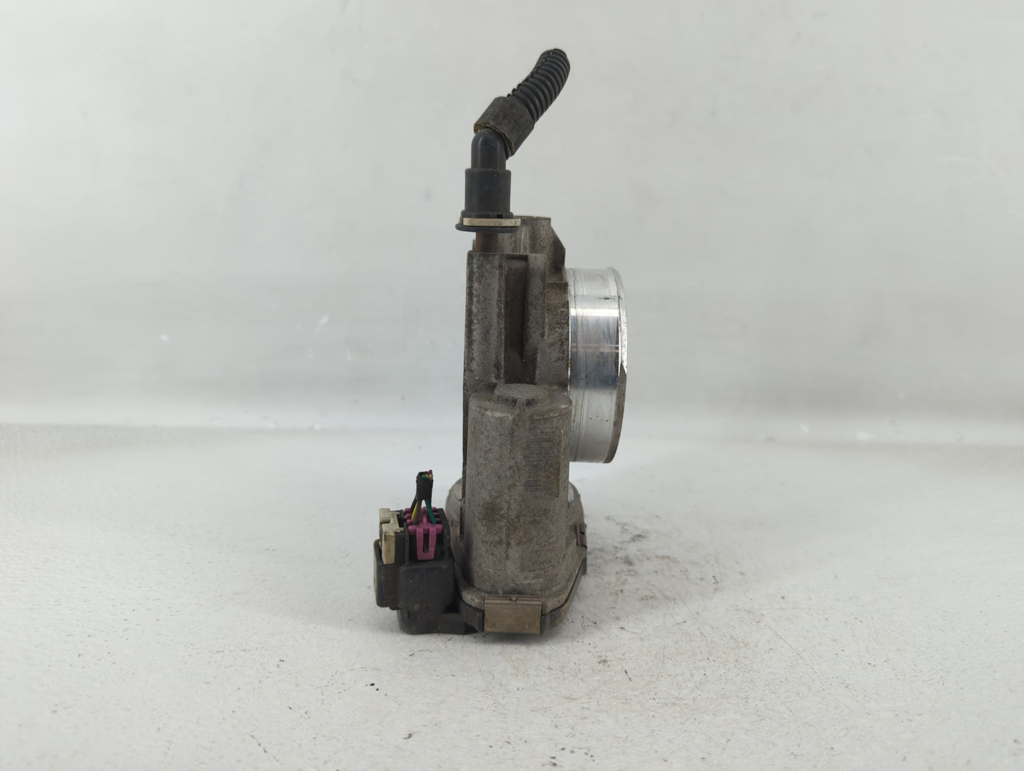 2008-2012 Gmc Canyon Throttle Body P/N:0640AA 016AA Fits Fits 2008 2009 2010 2011 2012 OEM Used Auto Parts - Oemusedautopart