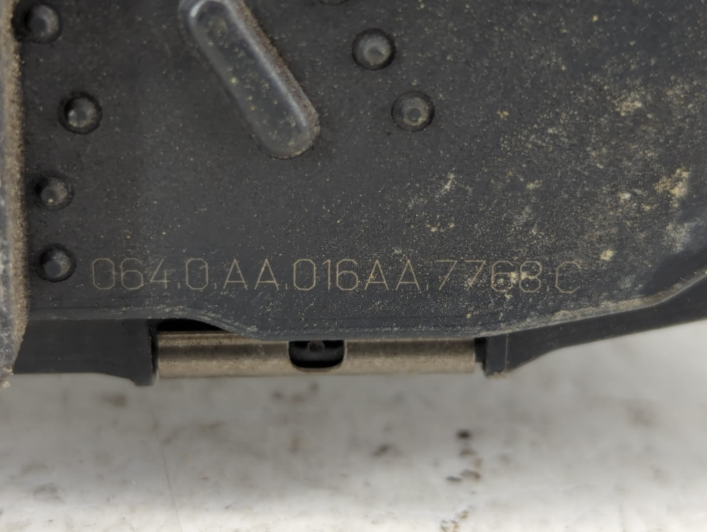 2008-2012 Gmc Canyon Throttle Body P/N:0640AA 016AA Fits Fits 2008 2009 2010 2011 2012 OEM Used Auto Parts - Oemusedautopart