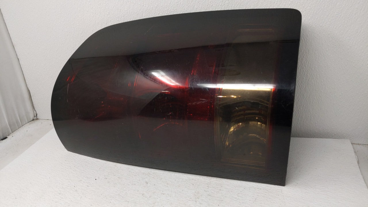 2009-2014 Gmc Sierra Tail Light Assembly Passenger Right OEM P/N:400168 011 A1 Fits Fits 2009 2010 2011 2012 2013 2014 OEM U