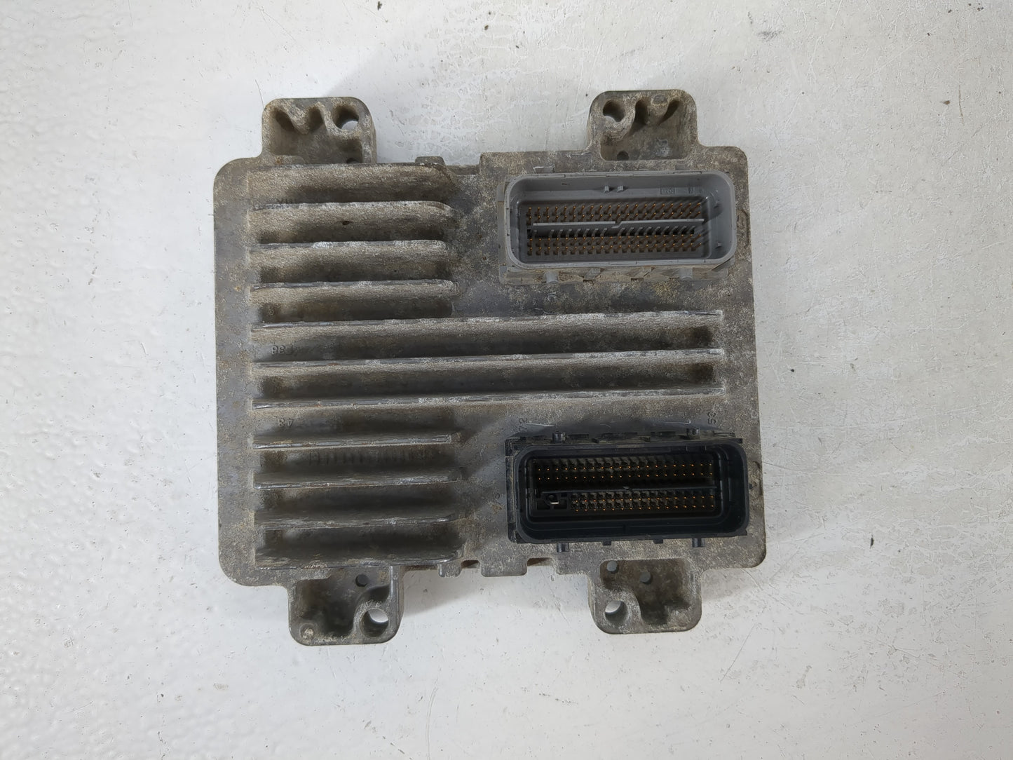 2010-2013 Gmc Sierra 1500 PCM Engine Control Computer ECU ECM PCU OEM P/N:12636004 12653784 Fits OEM Used Auto Parts - Oemus