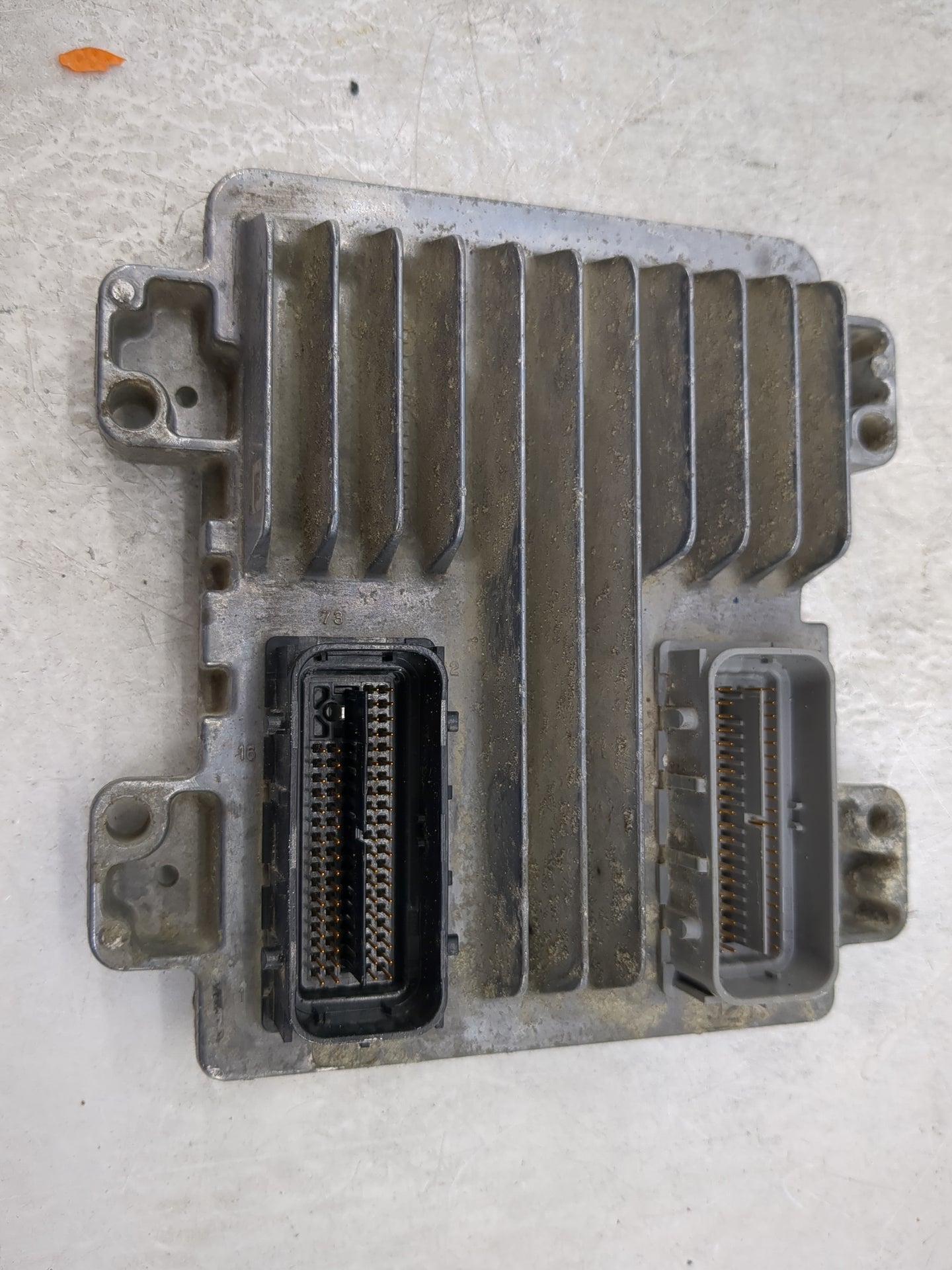 2010-2013 Gmc Sierra 1500 PCM Engine Control Computer ECU ECM PCU OEM P/N:12636004 Fits OEM Used Auto Parts - Oemusedautopar