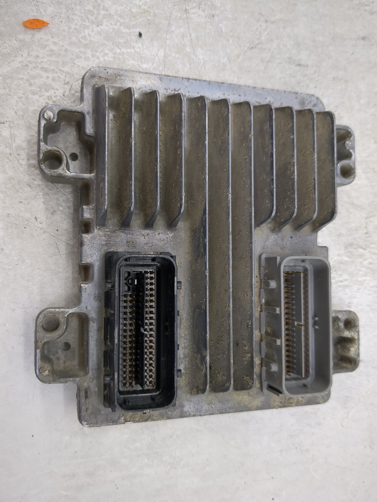 2010-2013 Gmc Sierra 1500 PCM Engine Control Computer ECU ECM PCU OEM P/N:12636004 Fits OEM Used Auto Parts - Oemusedautopar