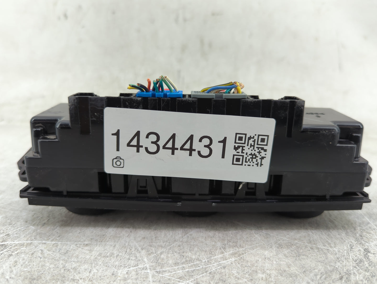 2010-2011 Gmc Sierra 1500 Climate Control Module Temperature AC/Heater Replacement P/N:20887816 Fits Fits 2010 2011 OEM Used