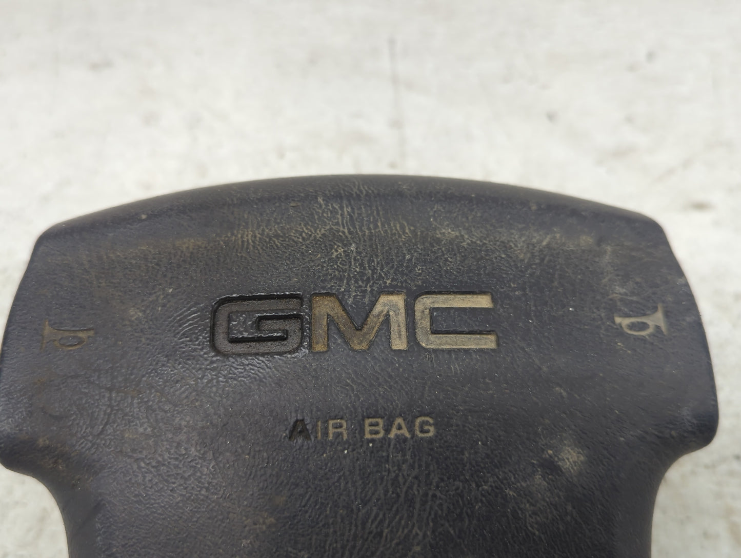 2009-2010 Gmc Sierra 1500 Air Bag Driver Left Steering Wheel Mounted P/N:16869416 AB8218Q1EZFT Fits Fits 2009 2010 OEM Used 