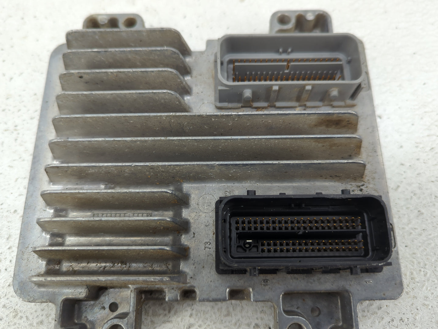 2010-2013 Gmc Sierra 1500 PCM Engine Control Computer ECU ECM PCU OEM P/N:12636004 12633238 Fits OEM Used Auto Parts - Oemus