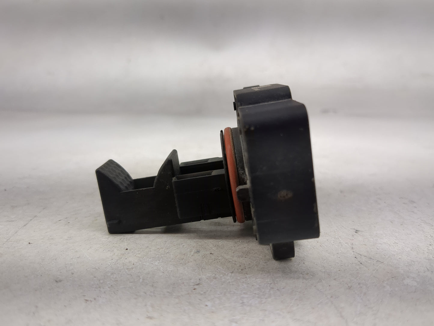 2009-2013 Gmc Sierra 1500 Mass Air Flow Meter Maf 1486024 - Oemusedautoparts1.com