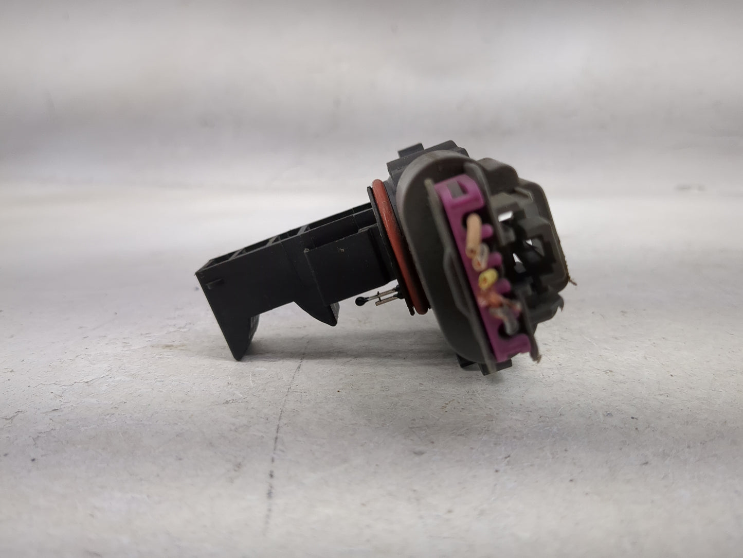 2009-2013 Gmc Sierra 1500 Mass Air Flow Meter Maf 1486338 - Oemusedautoparts1.com