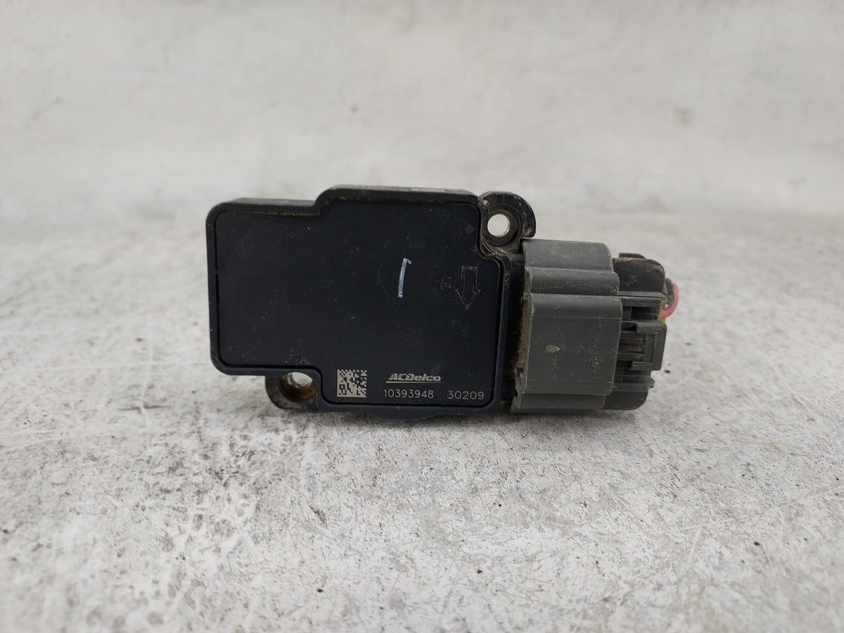 2009-2013 Gmc Sierra 1500 Mass Air Flow Meter Maf Sensor 1487670 - Oemusedautoparts1.com