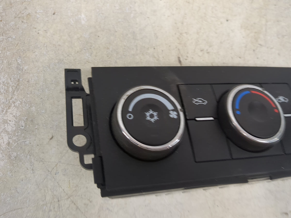 2010-2011 Gmc Sierra 1500 Climate Control Module Temperature AC/Heater Replacement P/N:20887816 Fits Fits 2010 2011 OEM Used