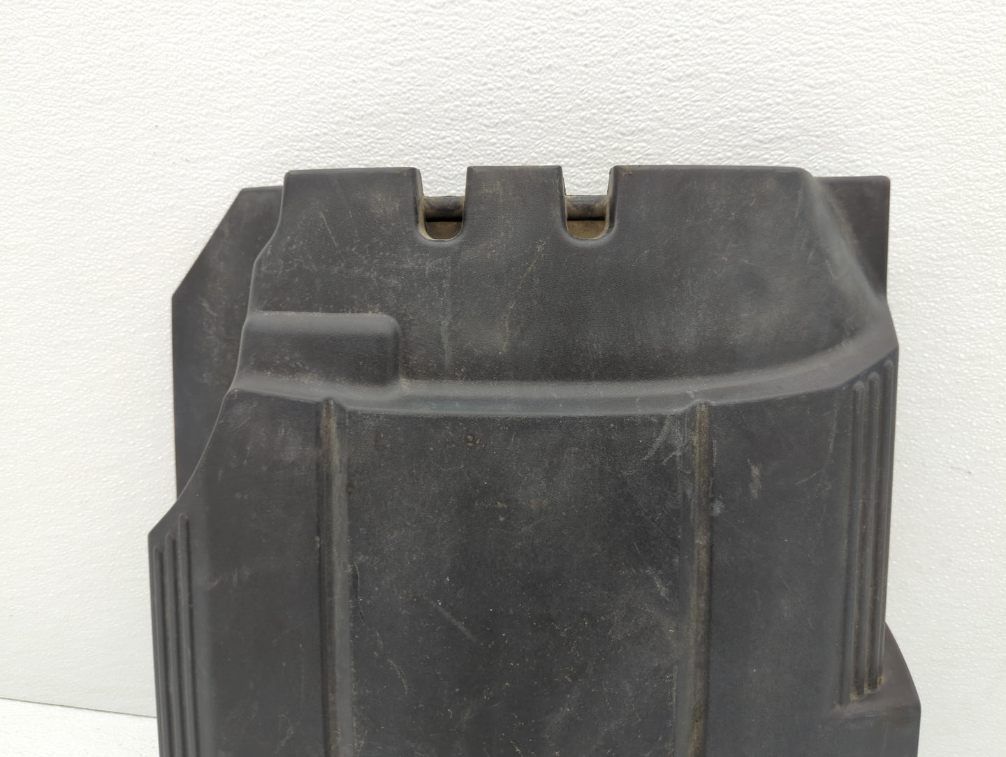 2010 Gmc Sierra 1500 Engine Cover Black - Oemusedautoparts1.com