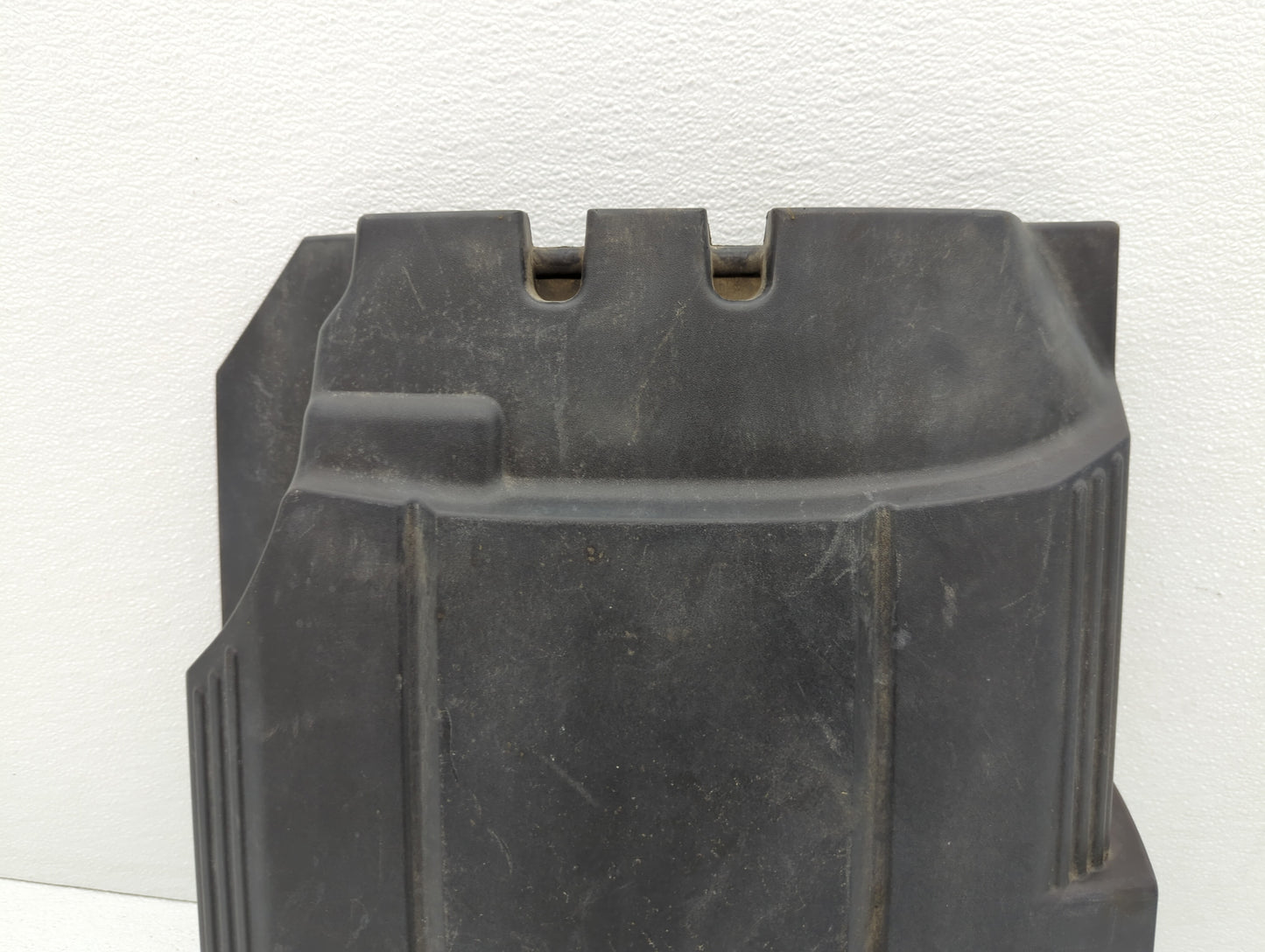 2010 Gmc Sierra 1500 Engine Cover Black - Oemusedautoparts1.com