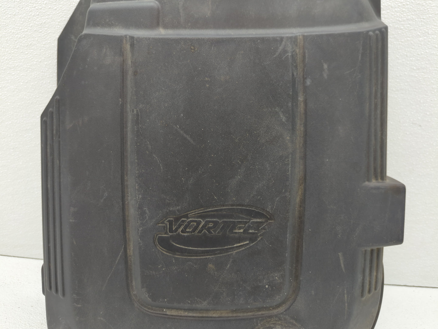 2010 Gmc Sierra 1500 Engine Cover Black - Oemusedautoparts1.com