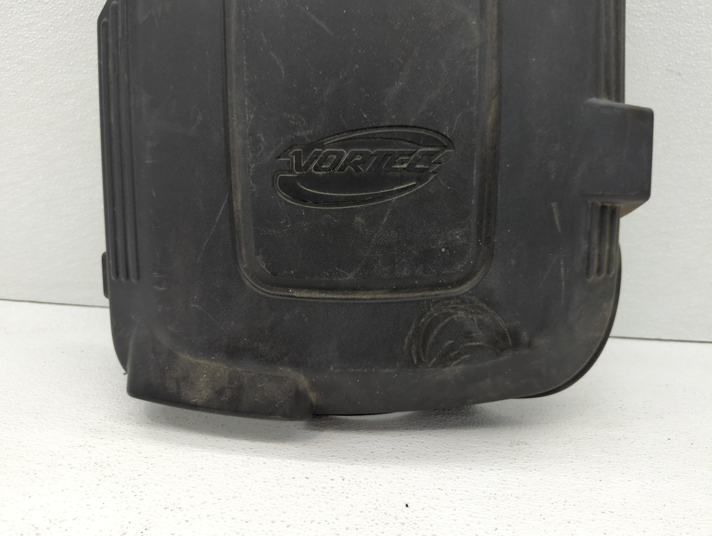 2010 Gmc Sierra 1500 Engine Cover Black - Oemusedautoparts1.com
